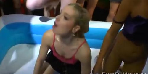Luisa and Pornabella share lots of piss in naughty gang bang