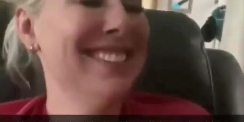 who's that milf??? mother blows her son in snapchat