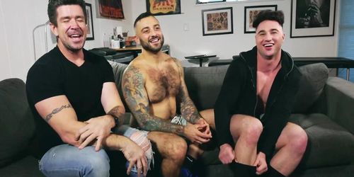 Hairy tattooed Drew Valentino fucks Michael Boston so good