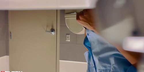 Bathroom Flash 3