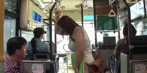 DVDES-663 Nao Tachibana & Ren Ayase Sex In Bus