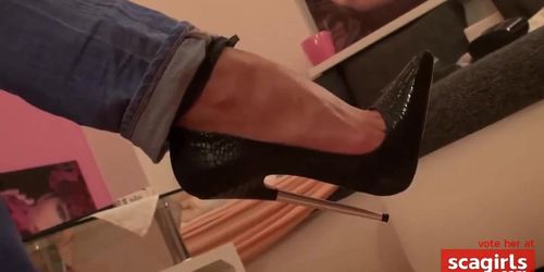 19 CM high heels and tight jeans hot lady