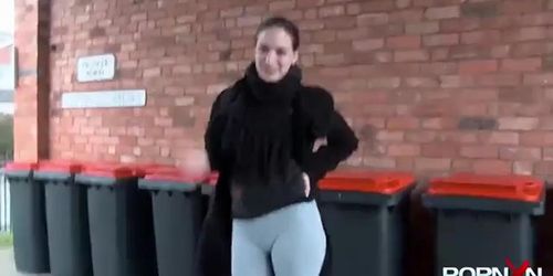 PORNXN Public Pissing in Yoga Pants