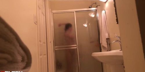 Hidden cam spying slut teen in bath