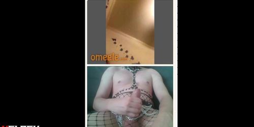 Teen shows boobs on omegle