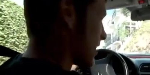 BOOTYLICIOUS KELLY GIVES A BUNS TO STRANGER IN CAR