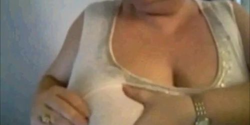 Mature Nancy playing with her boobs on webcam (Mature_boobs )