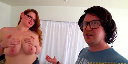 Buxom whore giving head