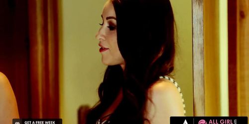 ALL GIRL MASSAGE Remy Lacroix And Abigail Mac Spend Their Halloween On A Retreat With Their BFFs (Lola Foxx, Natasha Voya)
