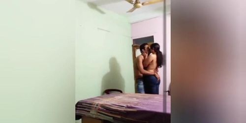 Desi couple has romantic sex (indian_girl )