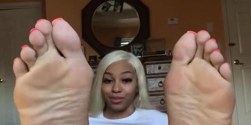 Sexy feet latina blonde