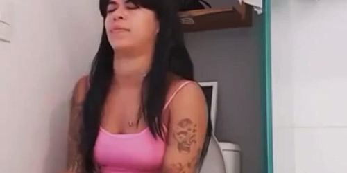 Lola mello farting in the toilet