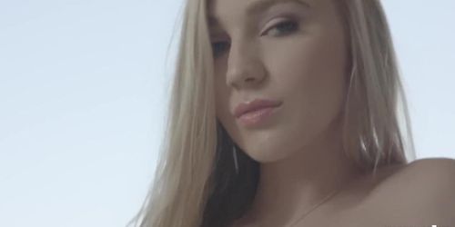 Kendra Sunderland short solo