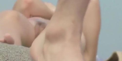 Shaved And Hairry Close-Up PUSSYs Voyeur Beach Video