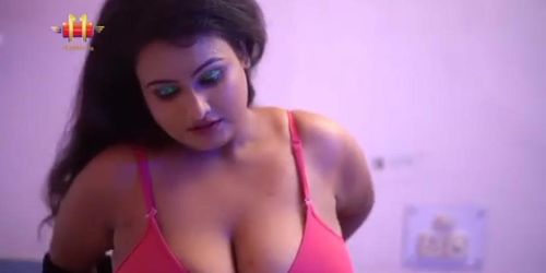 Massage parlor ki hot Riya ke khub tits piye