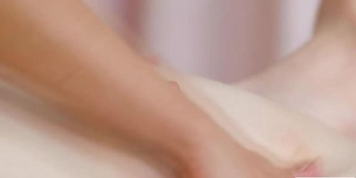 Mature masseuse makes client warmed up