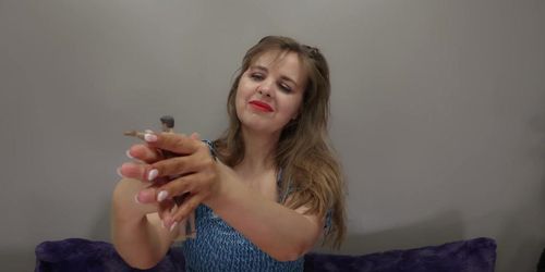 Giantess uses toyman handheld (little man, Little Man)