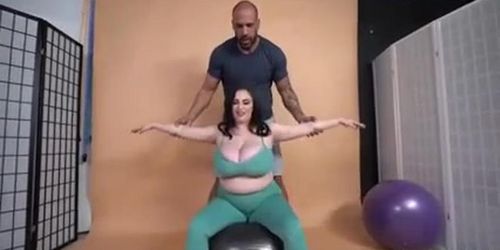 Fucking the personal trainer (Milly Marks)