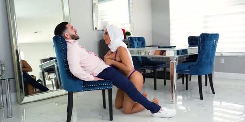 Hijab stepmother always enjoys cleaning the house while naked