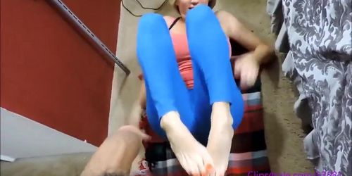 Yoga Mother Gives Footjob