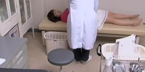 Japanese teen screamed in passion as her gyno fucked her