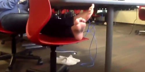 Candid Teen Feet Soles in College Computer Lab