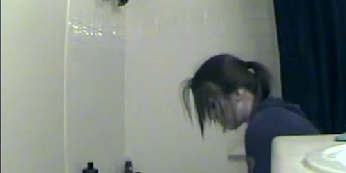 Spy girl pee