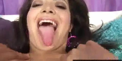 Andrea Kelly gives a blowjob