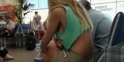 Braless girl's sideboob distracted me from my own gf