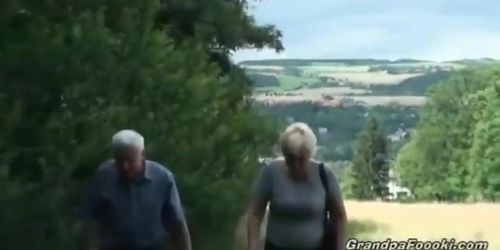Grandpa & Grandma have a picnic