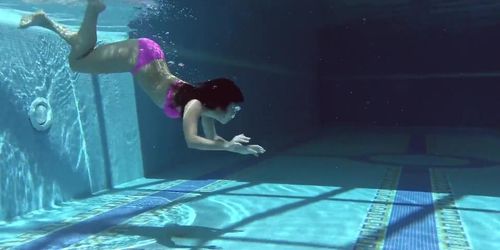 Jessica Lincoln Hot Teen Underwater 