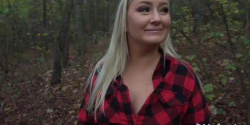 Czech blonde approves stranger's sexual proposal