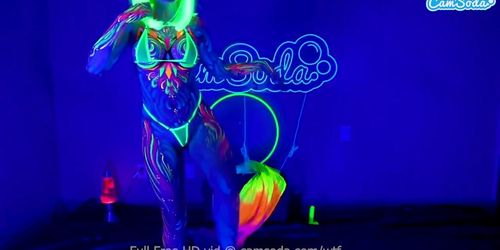 Jewelz Blu Body Paint and Masturbation show