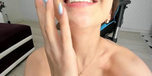 Curvy beautiful asian camgirl opens her mouth for you
