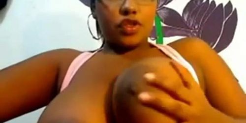 Ebony BBW Shows Her Big Tits On Cam - negrofloripa