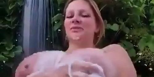 Jelenas obscenely huge tities