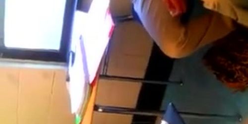 Black girl in class SNIFFS Here pussy!