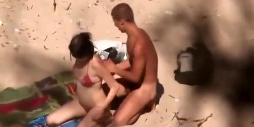 Ass grinding and fucking on a beach