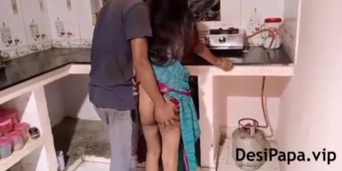 Morning Sex dewar ne bhabhi ko kitchen me doggy style me choda