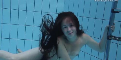 Small boobs teen Umora Bajankina underwater