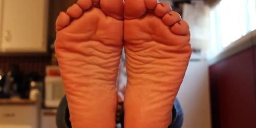 Hypnotizing sole scrunch