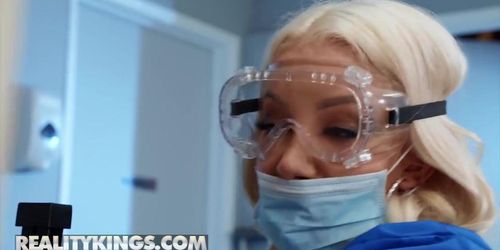 Reality Kings - Hot Babes India Summer & Nicolette Shea Eating Each Other Pussy In The Clinic