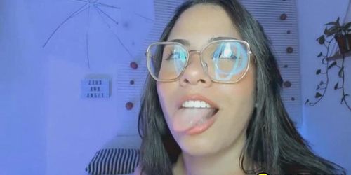 Nerd Babe Loves To Do Deepthroat Cock (Sexy couple)