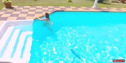 RealityLovers - Seducing The Poolboy (Steve Q, Ani Blackfox)