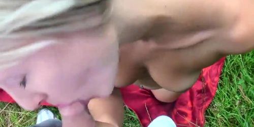 Outdoor Fuck ends up with a Squirt