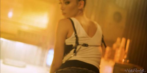 Skinny Girl Aria Lee Bares All To Give You Some Actions