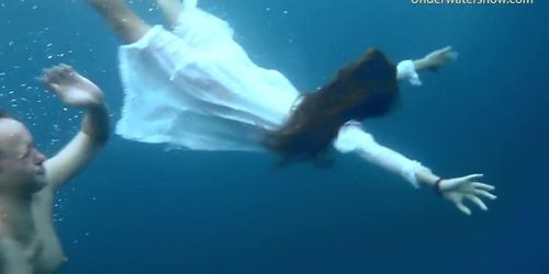 Hot babes naked underwater in the sea