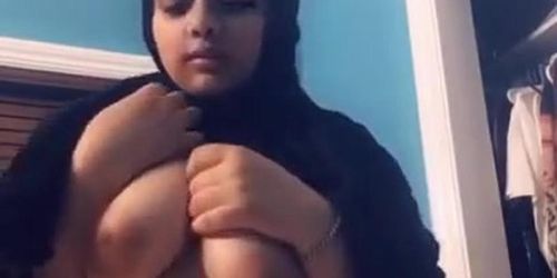 Busty Paki girl Zainab