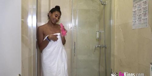 Naomi is sick of her pencildick boyfriend... So she films herself banging her hot roommate!
