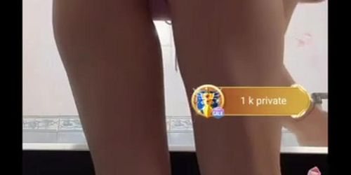 Teen ass bend over